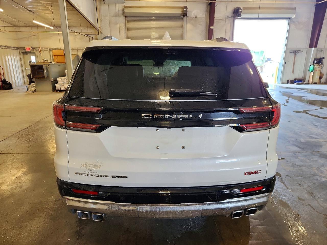 2025 GMC Acadia Denali - Фото 6