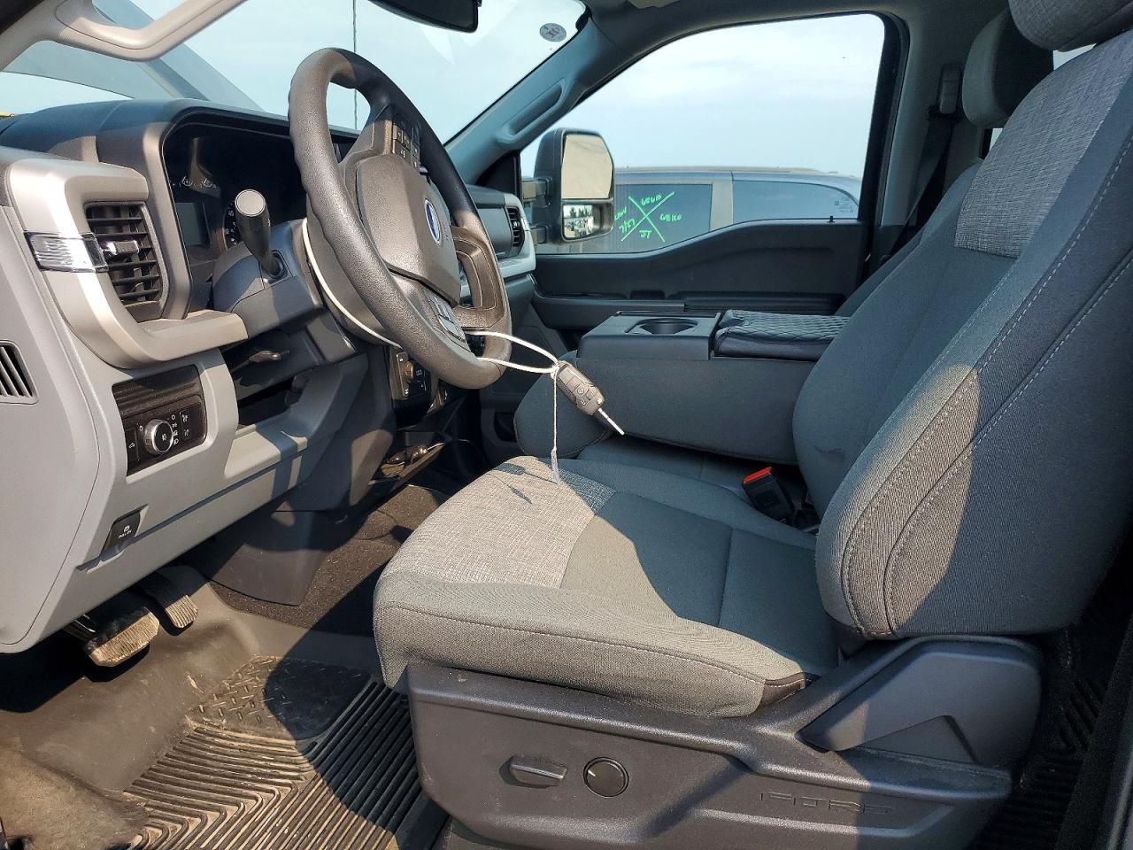 2023 Ford F350 Super Duty - Image 7