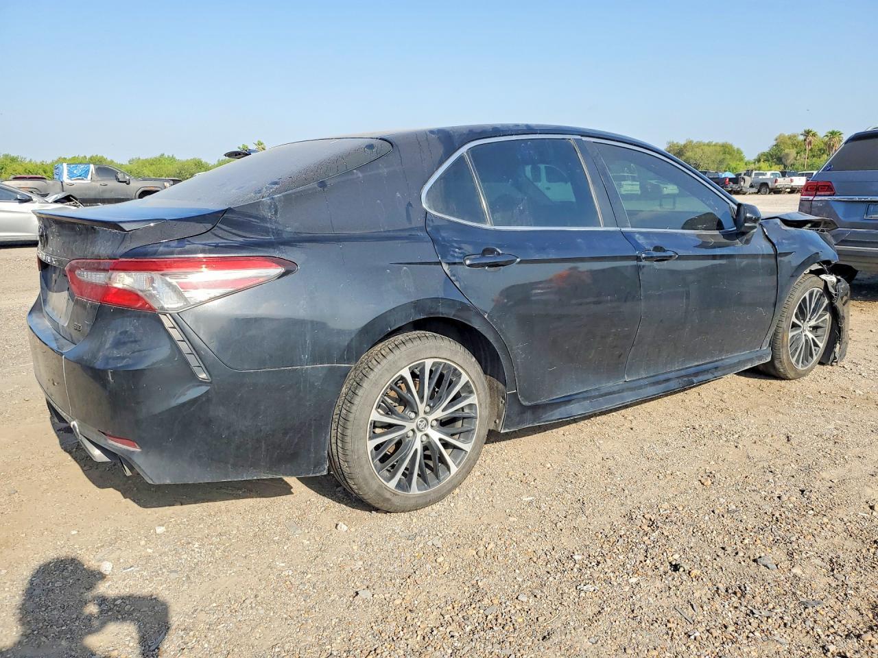 2018 Toyota Camry Se - Image 3