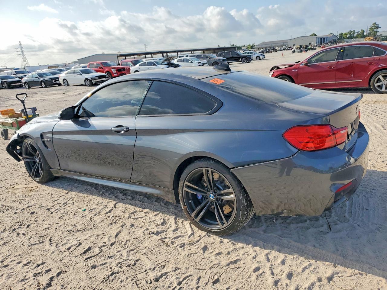 2015 BMW M4 - Фото 2