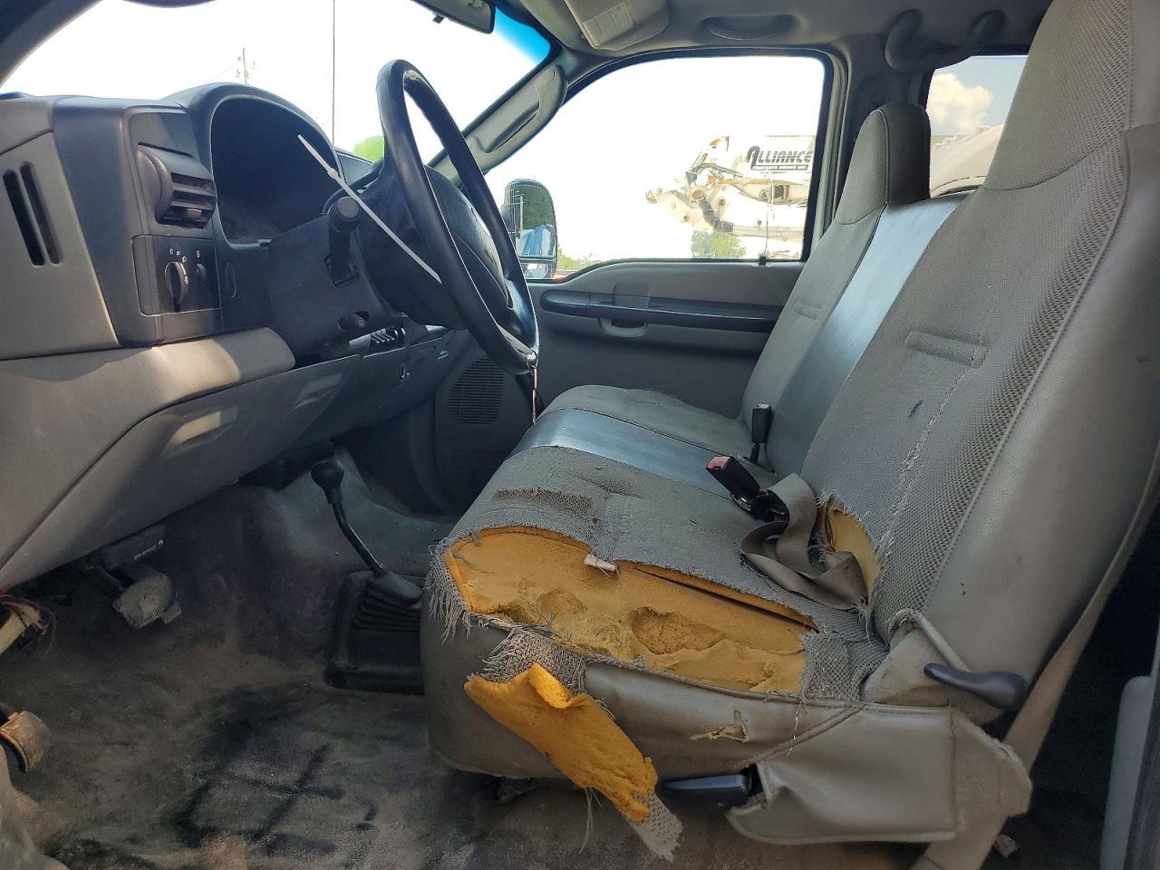 2007 Ford F550 Super Duty - Image 7