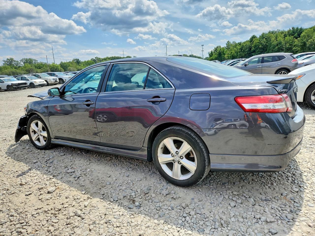 2011 Toyota Camry Se - Image 2