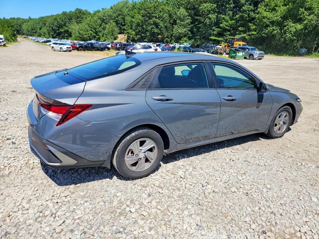 2025 Hyundai Elantra Se - Фото 3