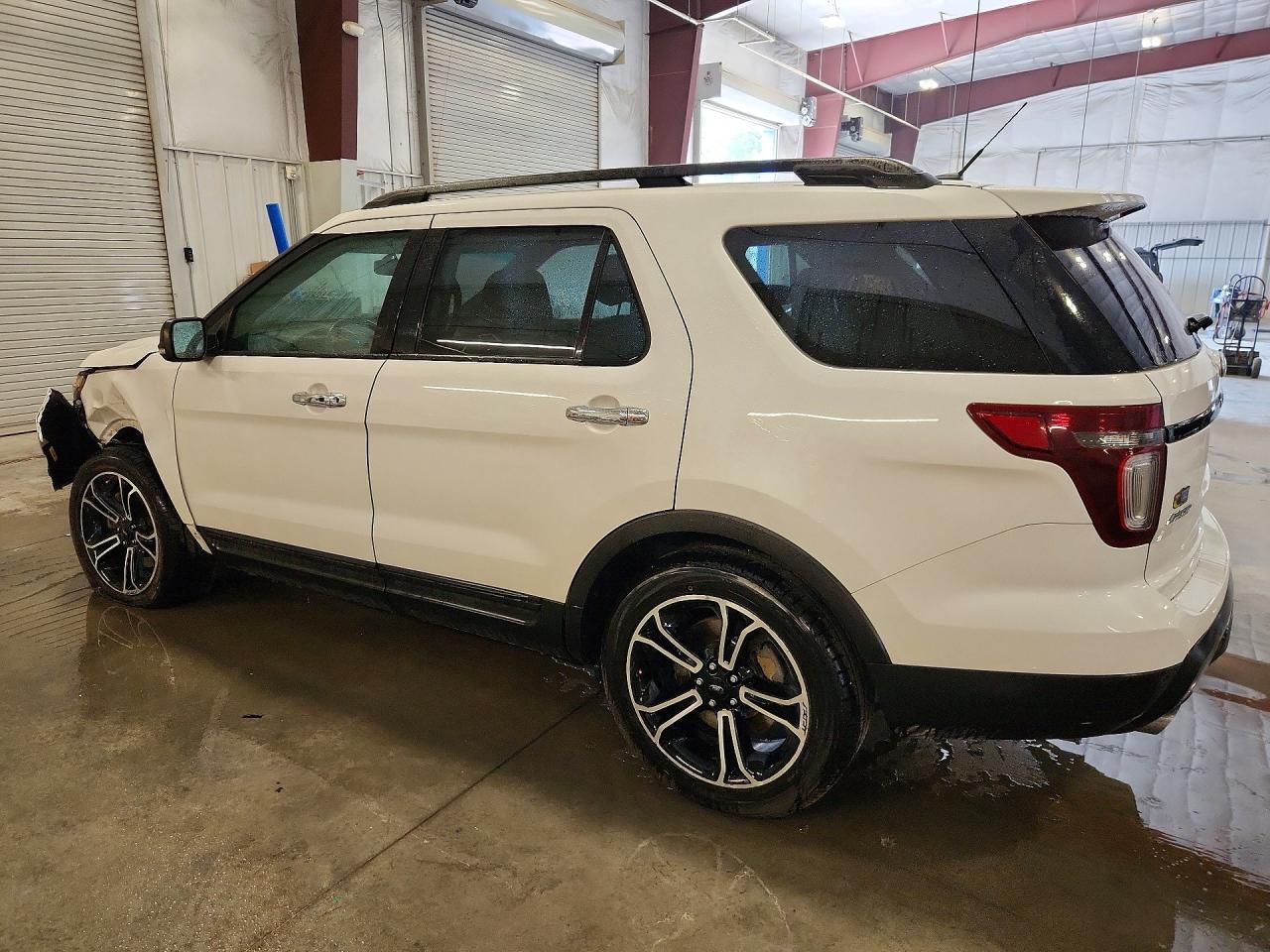2014 Ford Explorer Sport - Image 2