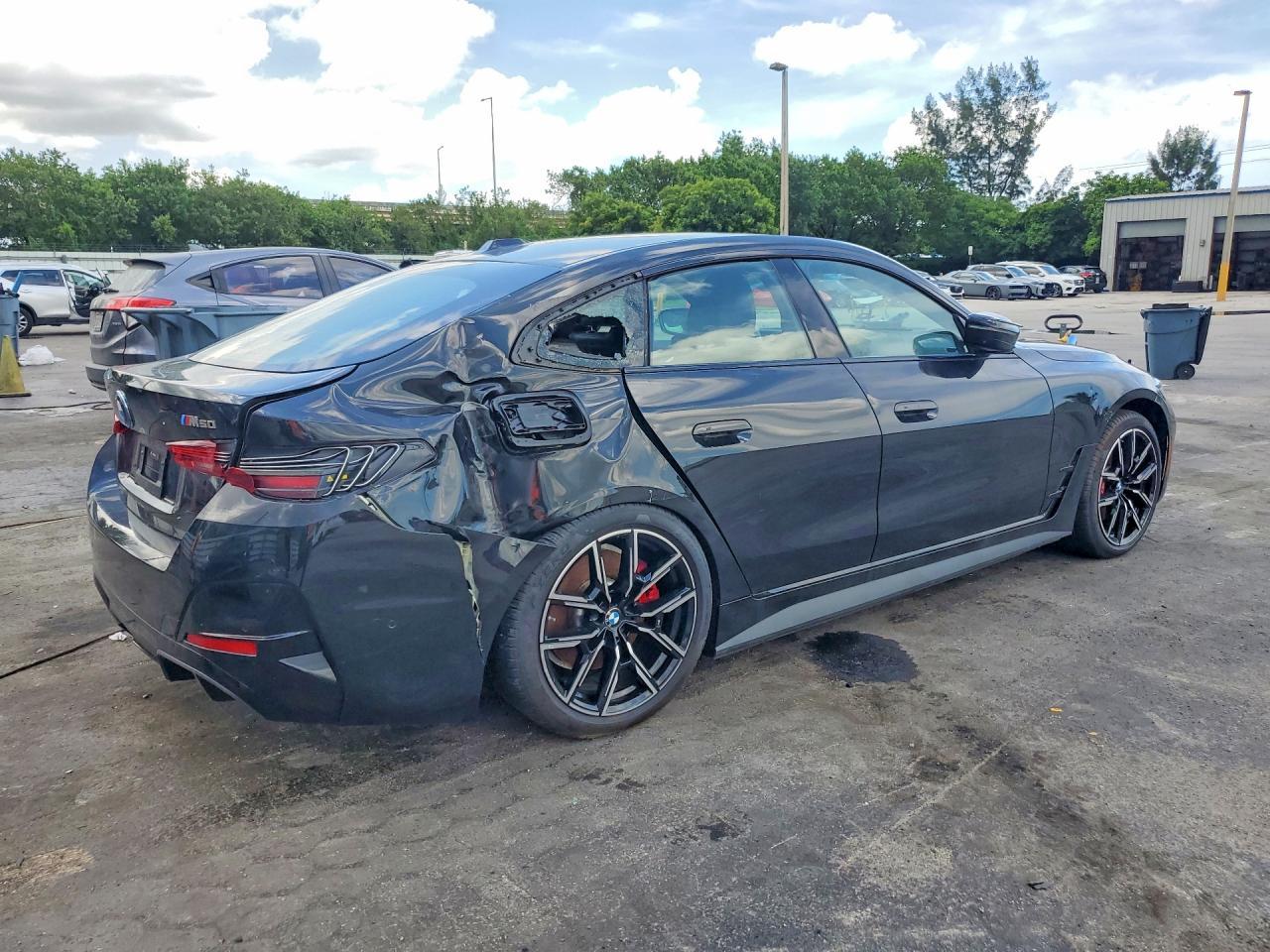 2025 BMW I4 M50 - Фото 3