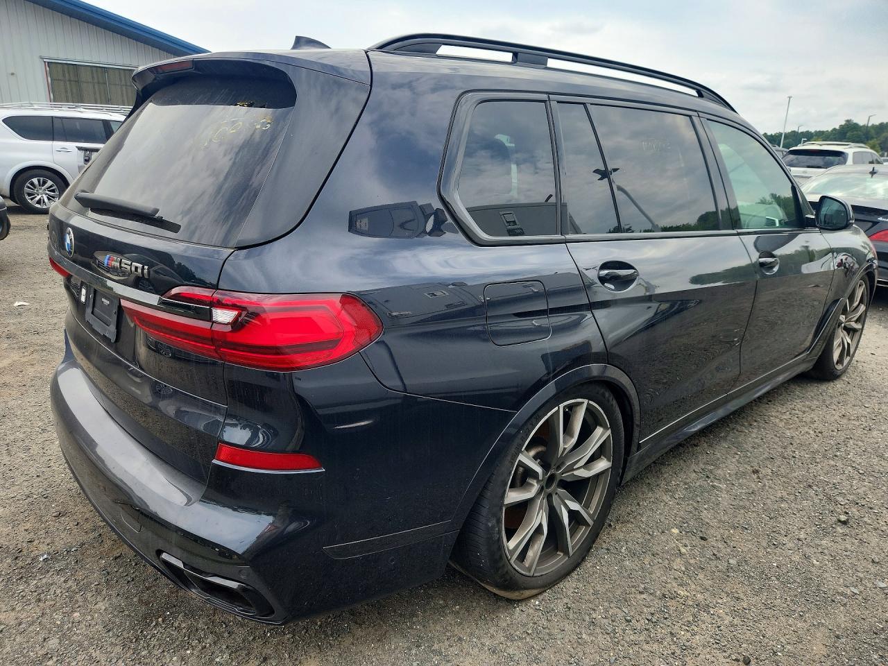 2020 BMW X7 M50I - Фото 3