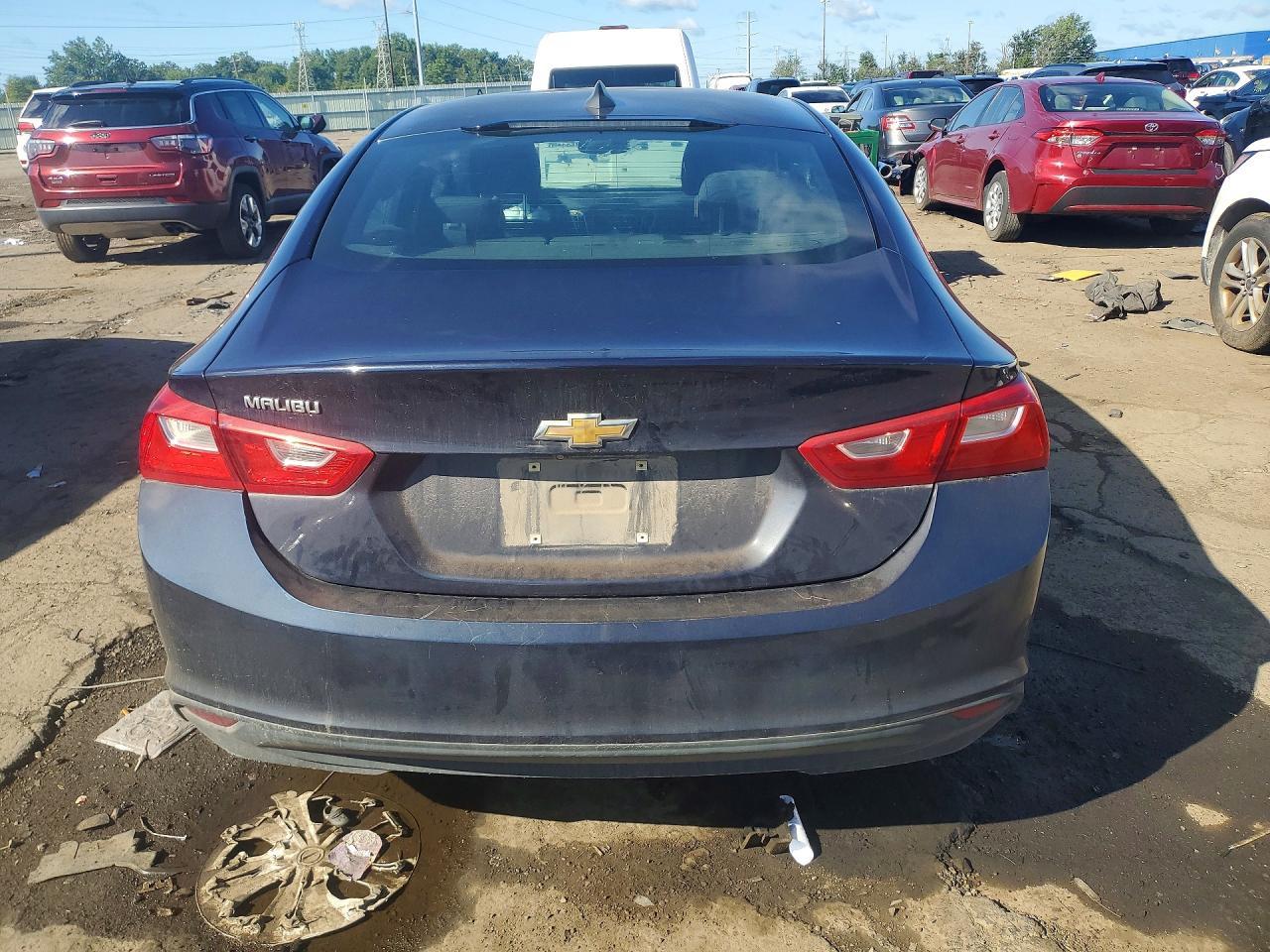 2017 Chevrolet Malibu Ls - Фото 6
