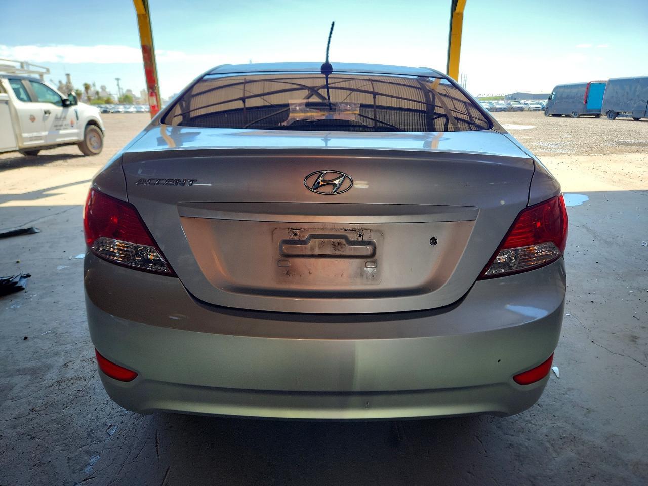 2013 Hyundai Accent Gls - Image 6