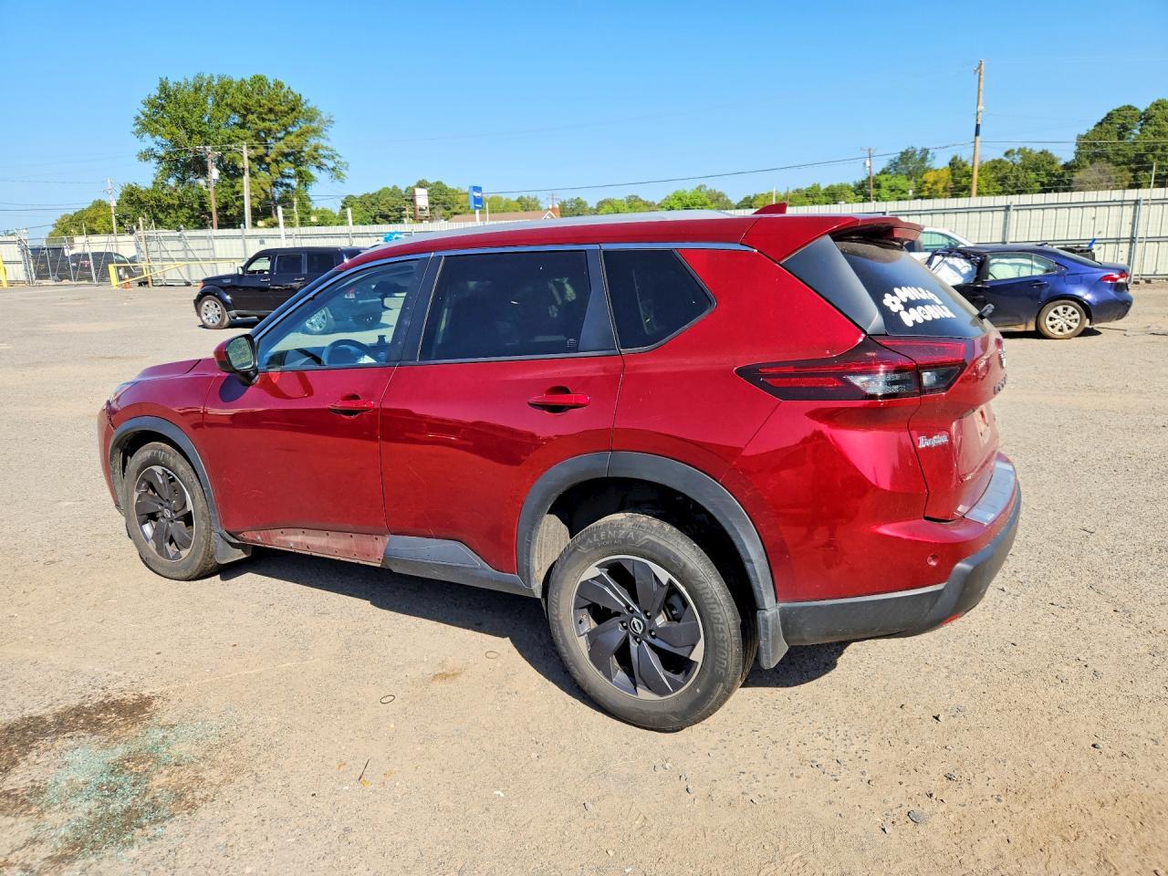2024 Nissan Rogue Sv - Image 2