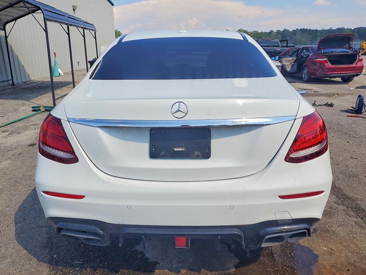 2017 Mercedes-Benz E 300 - Фото 6