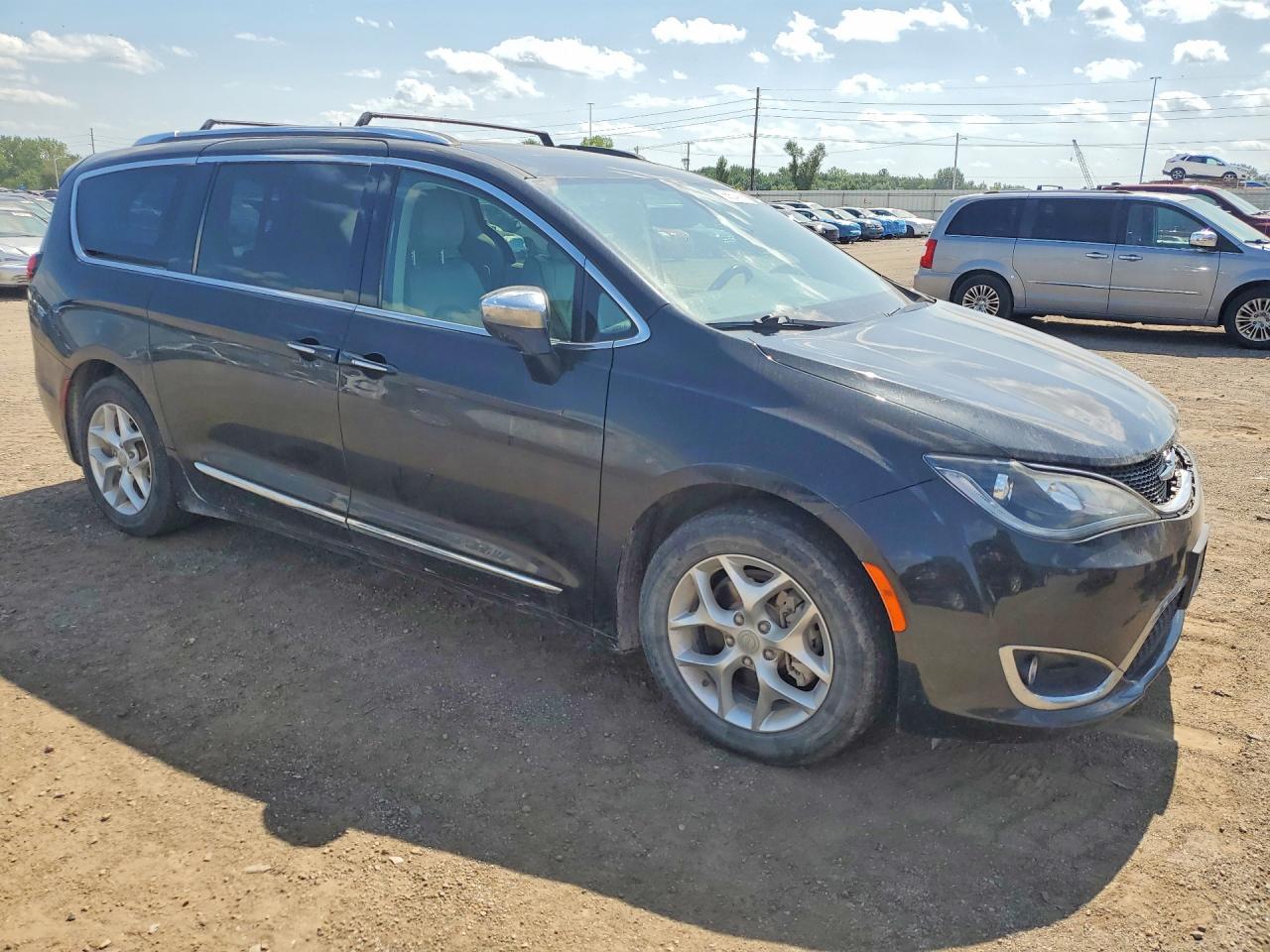 2020 Chrysler Pacifica Limited - Фото 4