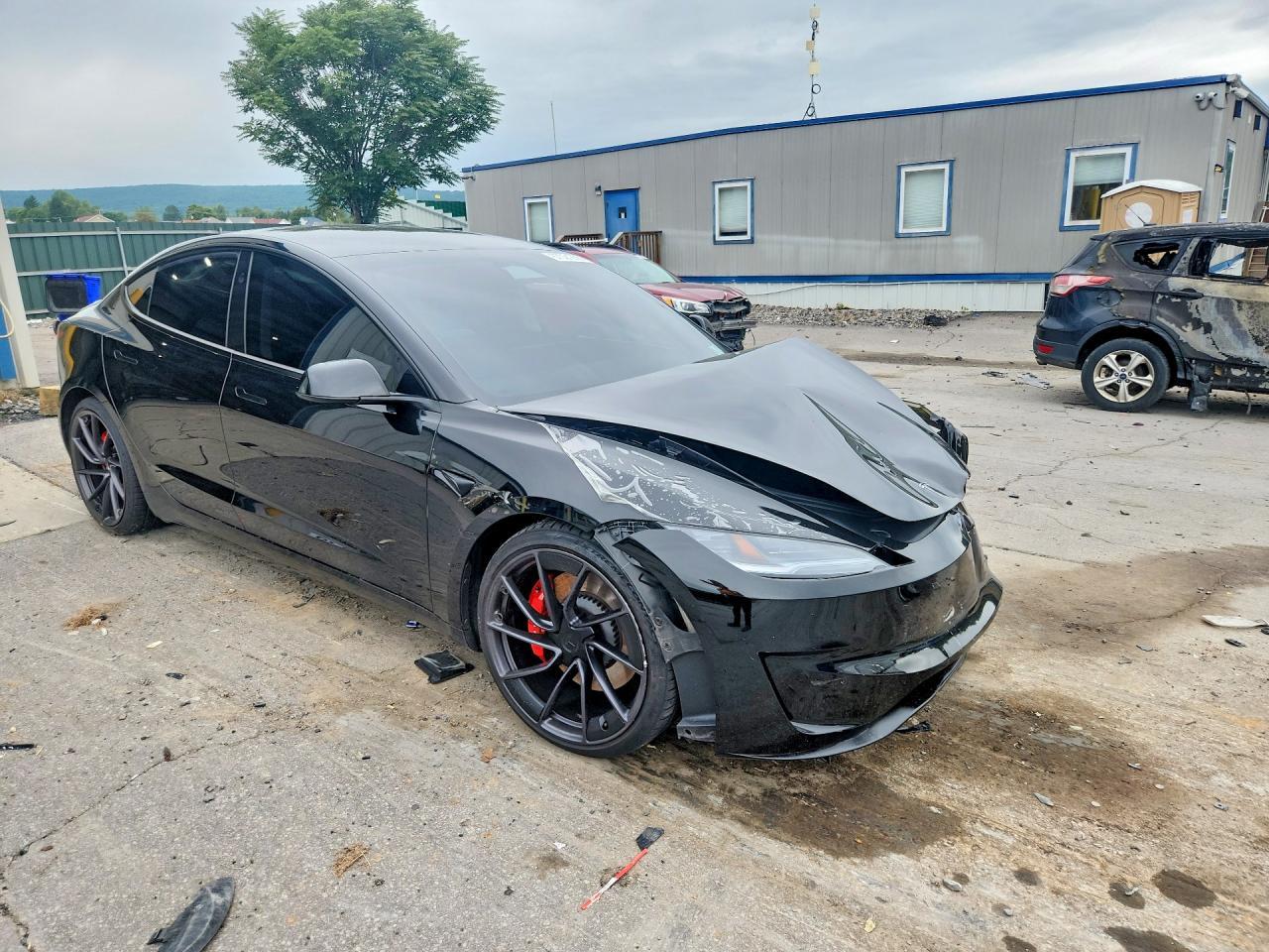2024 Tesla Model 3 - Фото 4