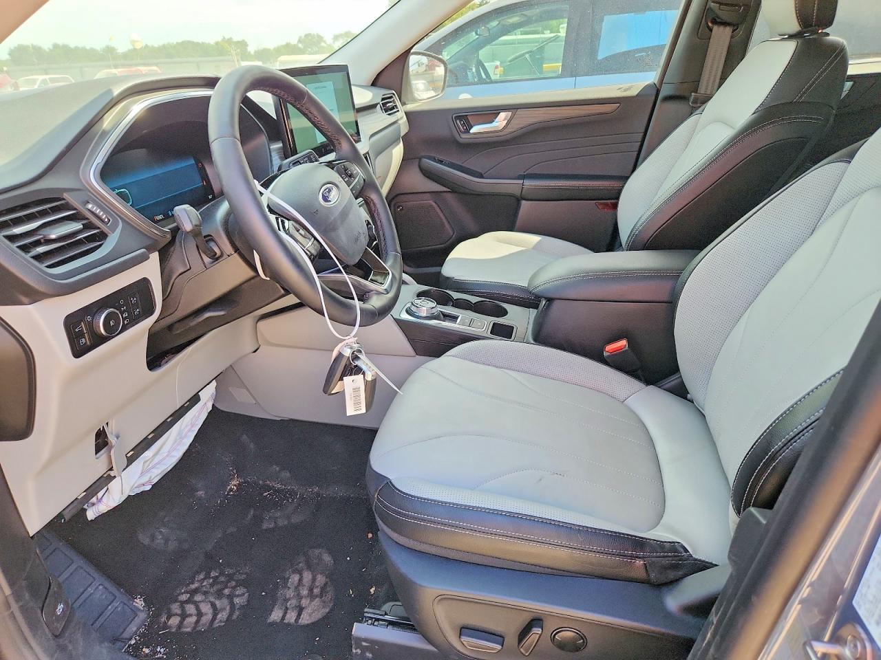2025 Ford Escape - Image 7