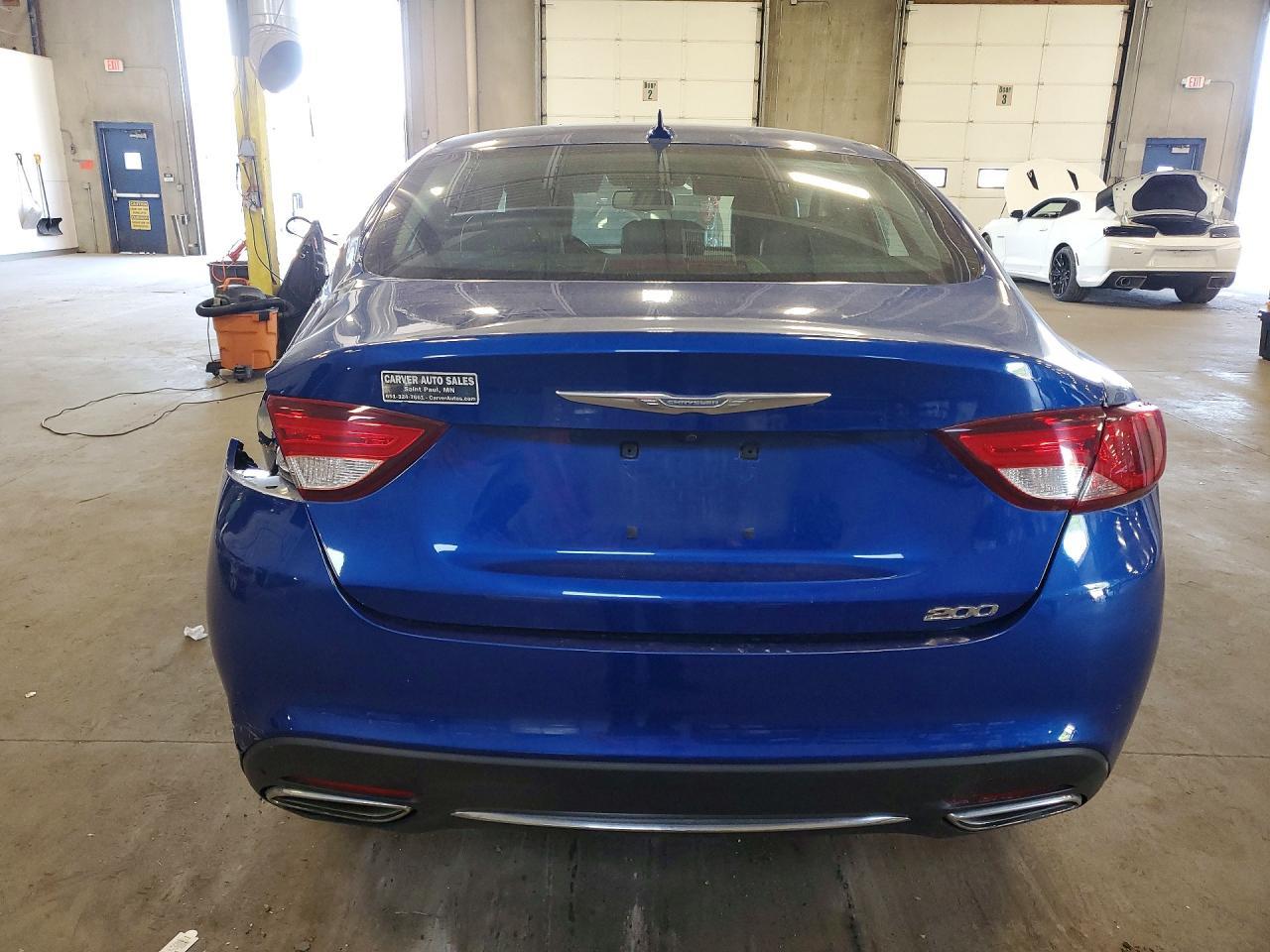 2016 Chrysler 200 Limited - Фото 6