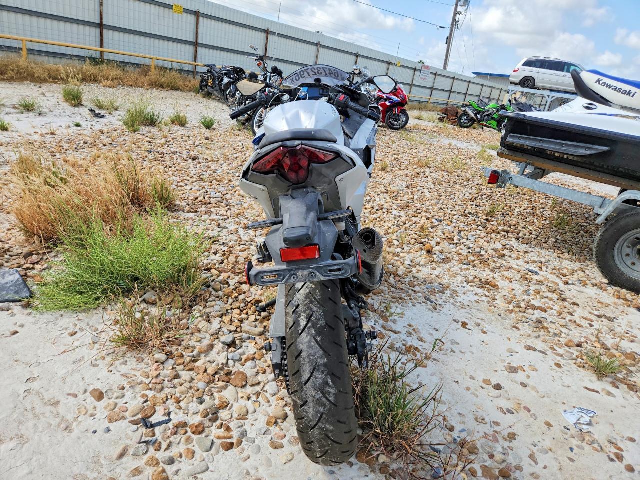 2025 Kawasaki Ex500 - Фото 4