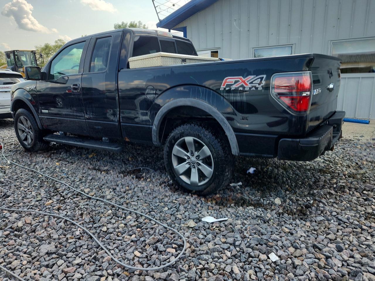 2014 Ford F150 Super Cab - Фото 2