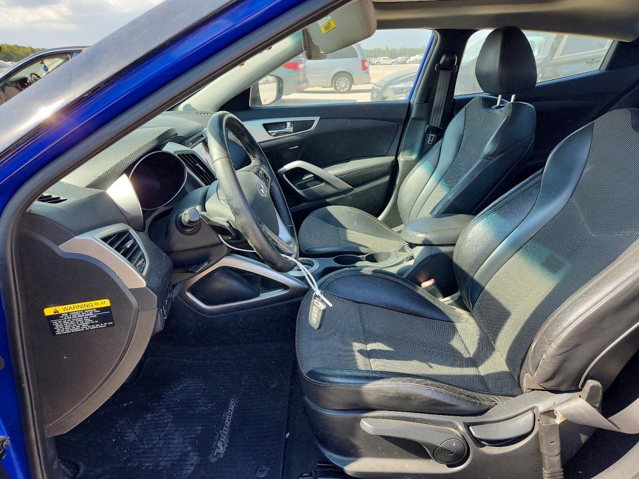 2013 Hyundai Veloster Base - Фото 7