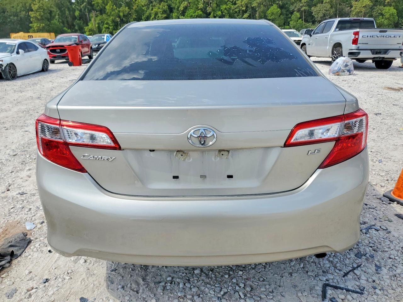 2014 Toyota Camry Le - Фото 6