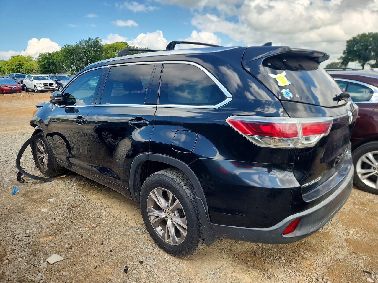 2014 Toyota Highlander Xle - Image 2