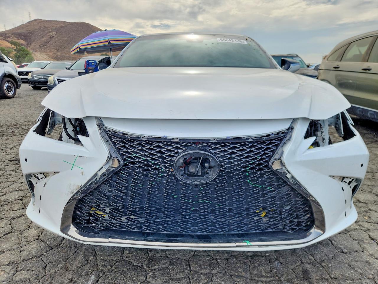 2024 Lexus Es 300H F Sport Handling - Фото 5