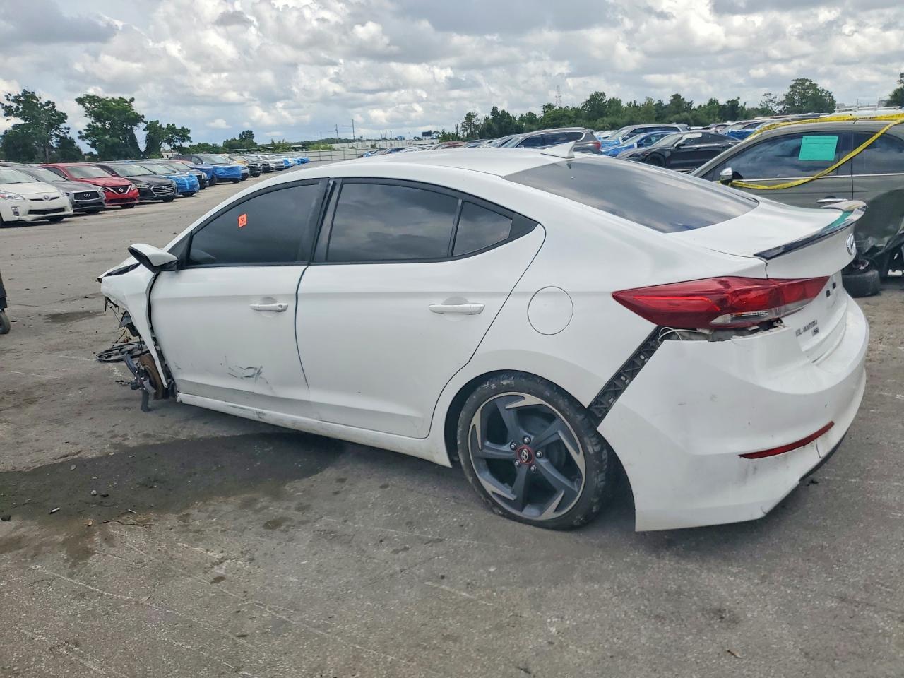 2017 Hyundai Elantra Se - Фото 2