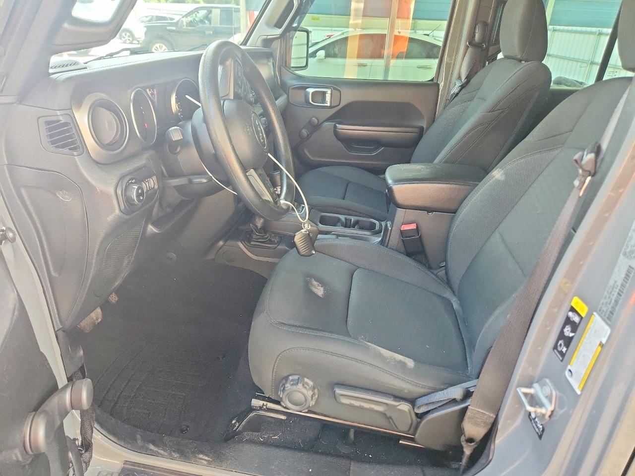 2021 Jeep Gladiator Sport - Фото 7
