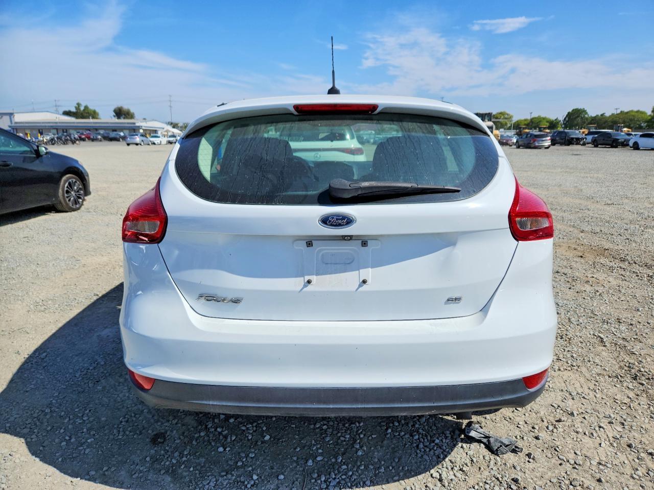 2018 Ford Focus Se - Image 6