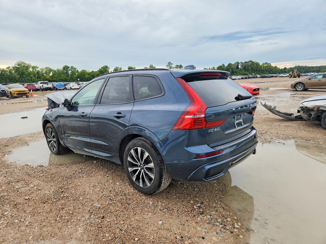 2025 Volvo Xc60 Plus - Фото 2
