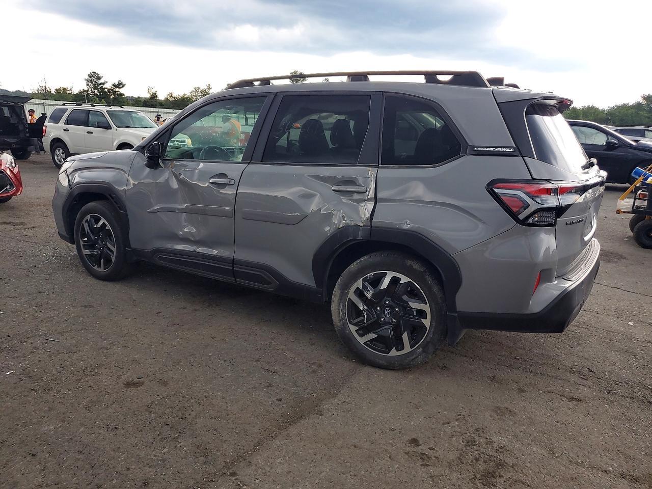 2025 Subaru Forester Limited - Фото 2
