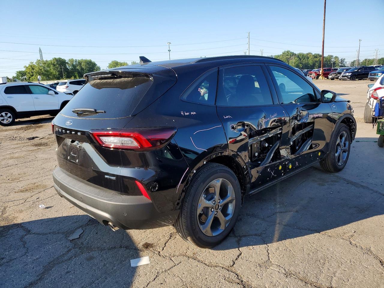 2026 Ford Escape St Line - Image 3