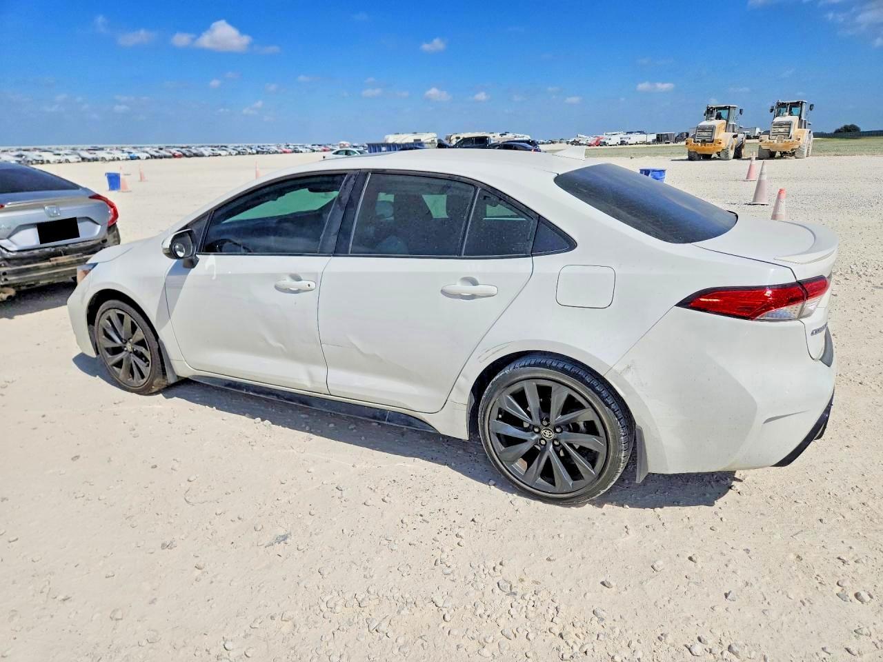 2024 Toyota Corolla Hybrid Se - Image 2