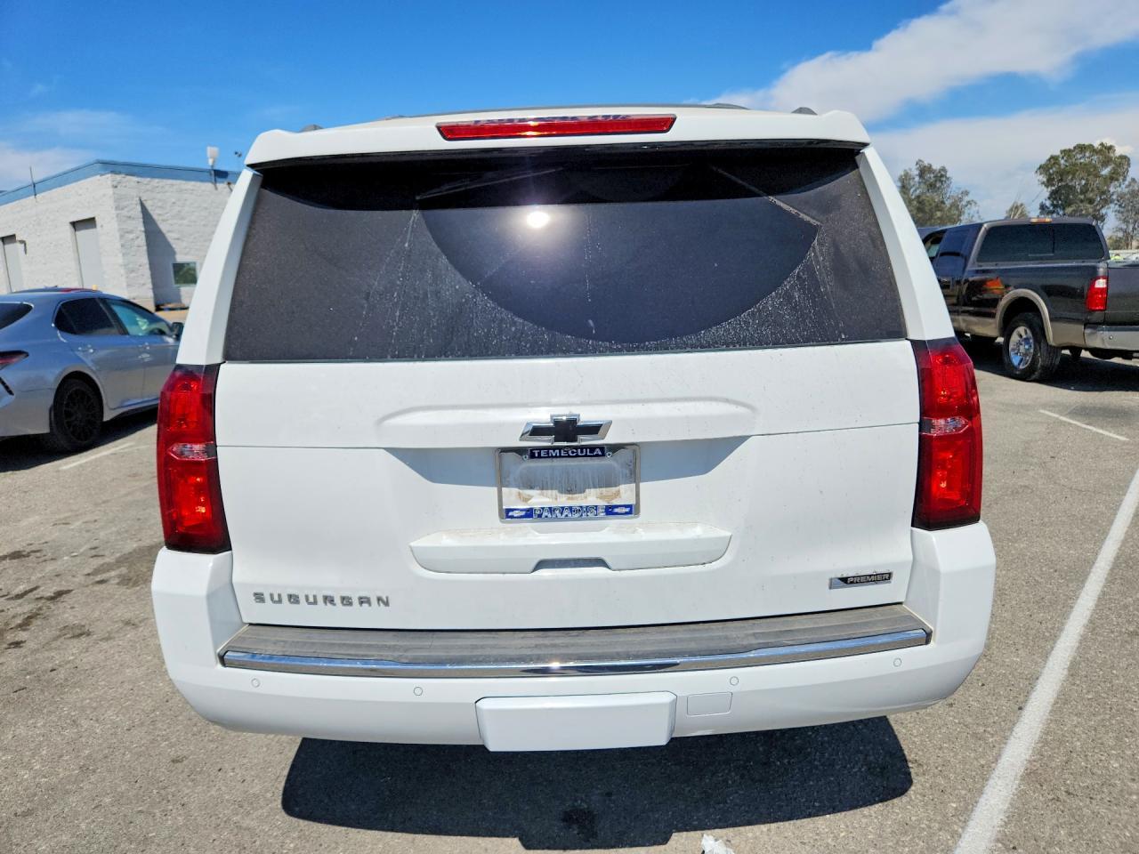 2017 Chevrolet Suburban C1500 Premier - Image 6
