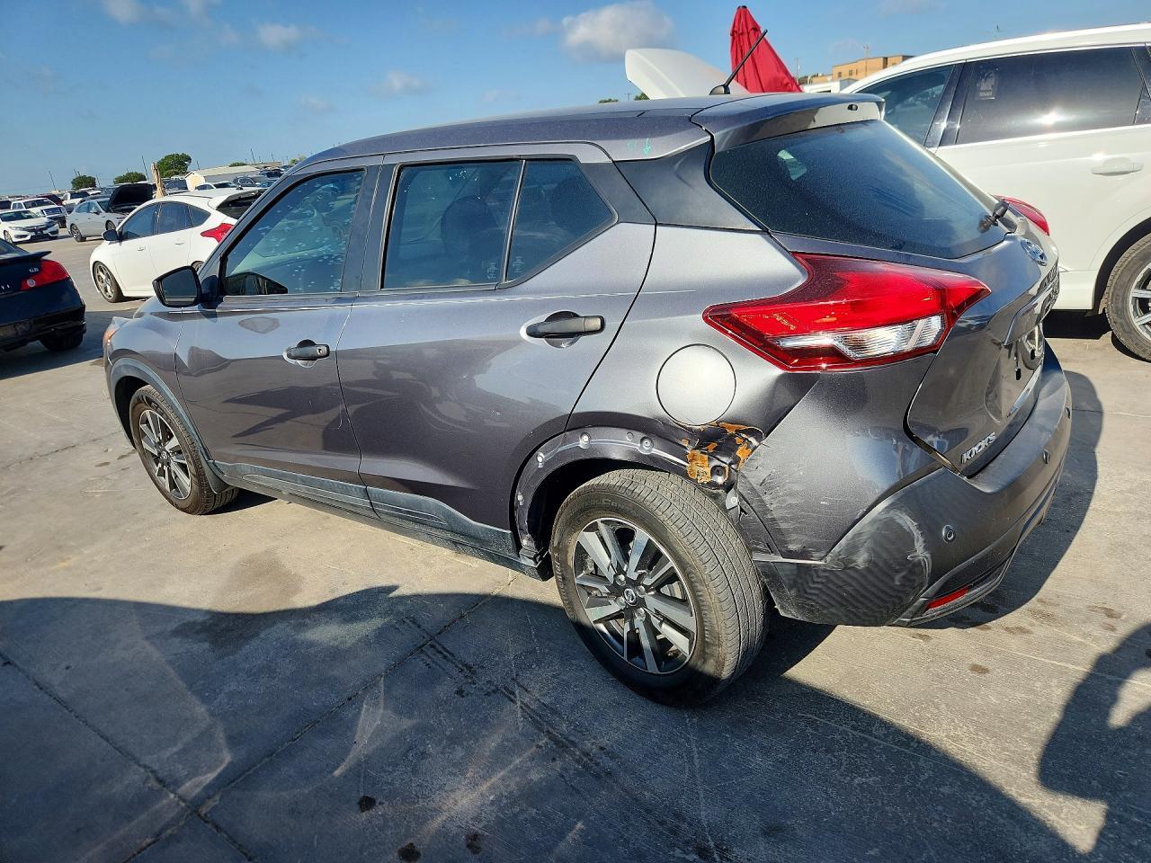 2020 Nissan Kicks S - Фото 2