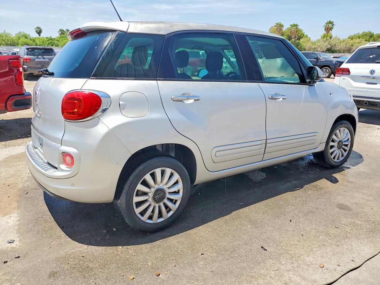2015 Fiat 500L Easy - Image 3