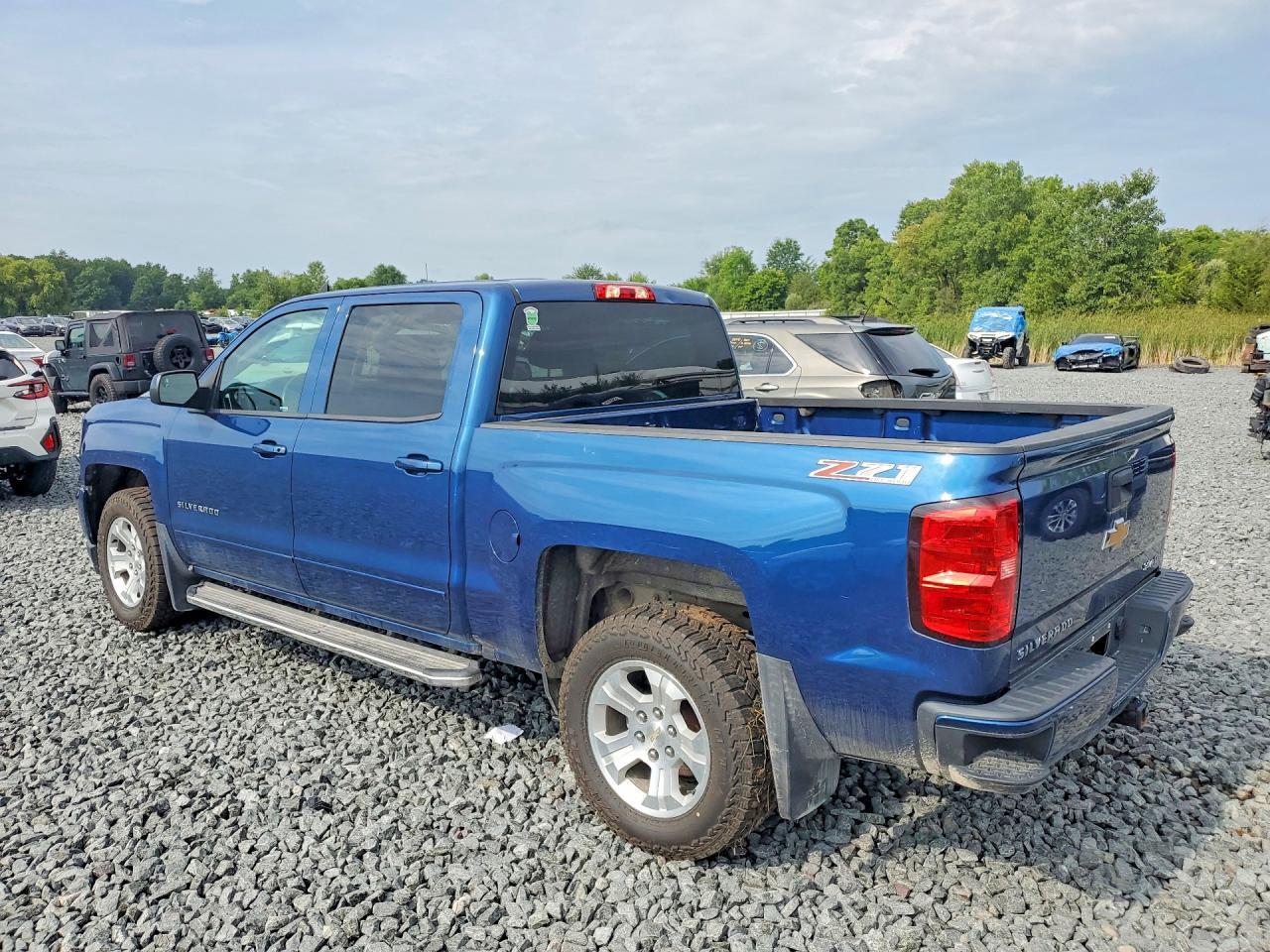 2017 Chevrolet Silverado K1500 Lt - Image 2
