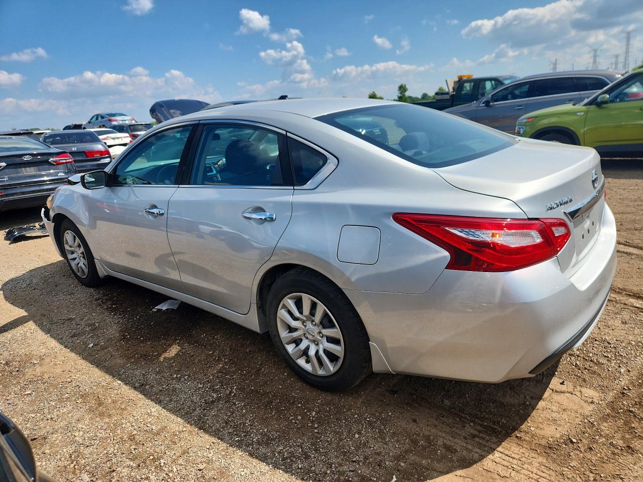 2017 Nissan Altima 2.5 S - Фото 2
