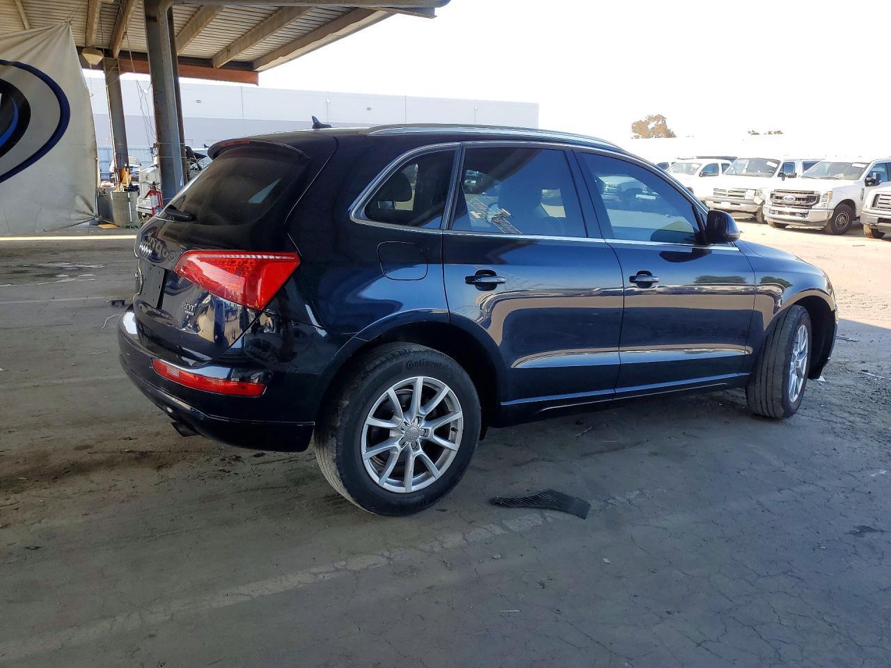 2011 Audi Q5 Premium Plus - Image 3