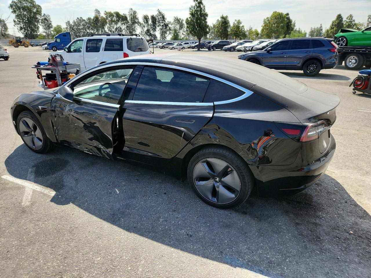 2019 Tesla Model 3 - Image 2