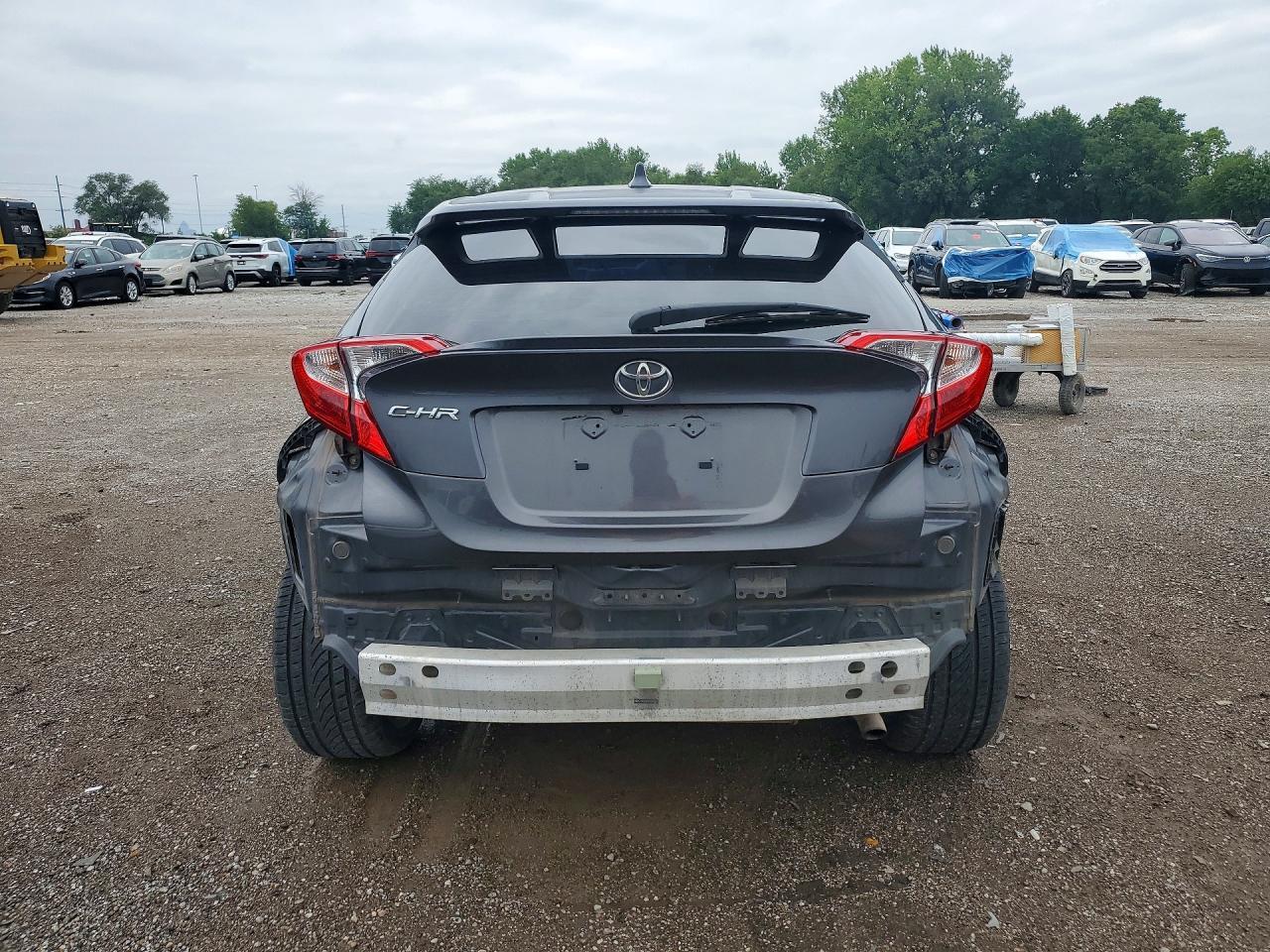 2019 Toyota C-Hr Le - Image 6