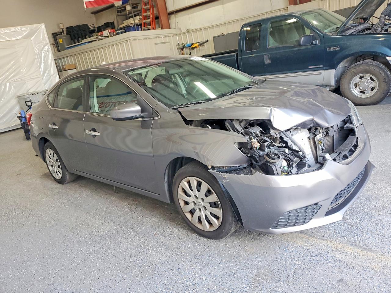 2016 Nissan Sentra S - Фото 4