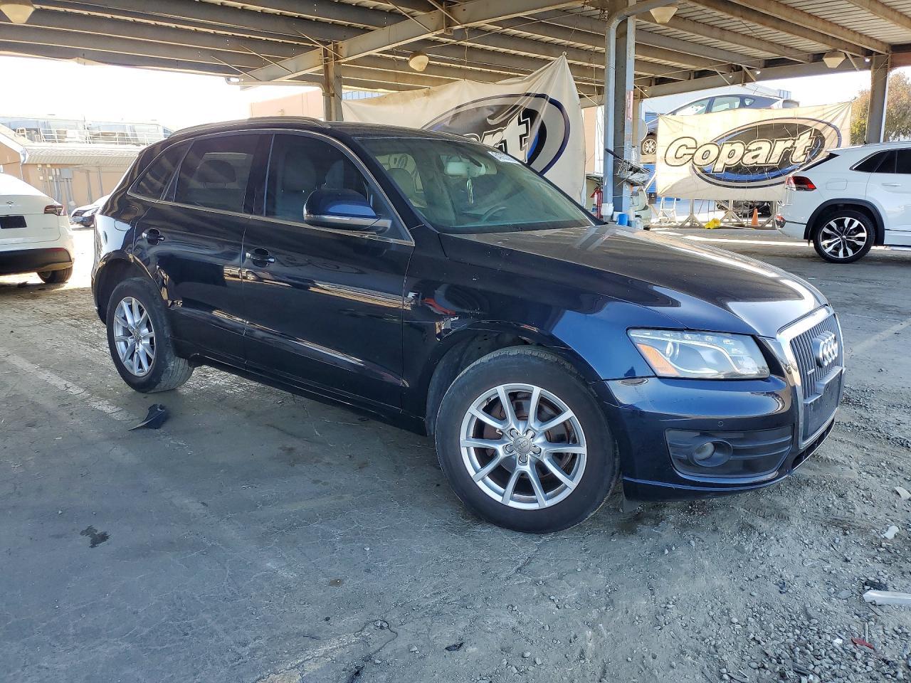 2011 Audi Q5 Premium Plus - Image 4