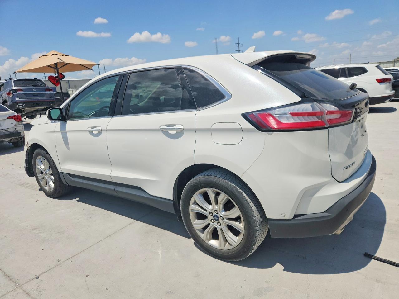 2020 Ford Edge Titanium - Image 2