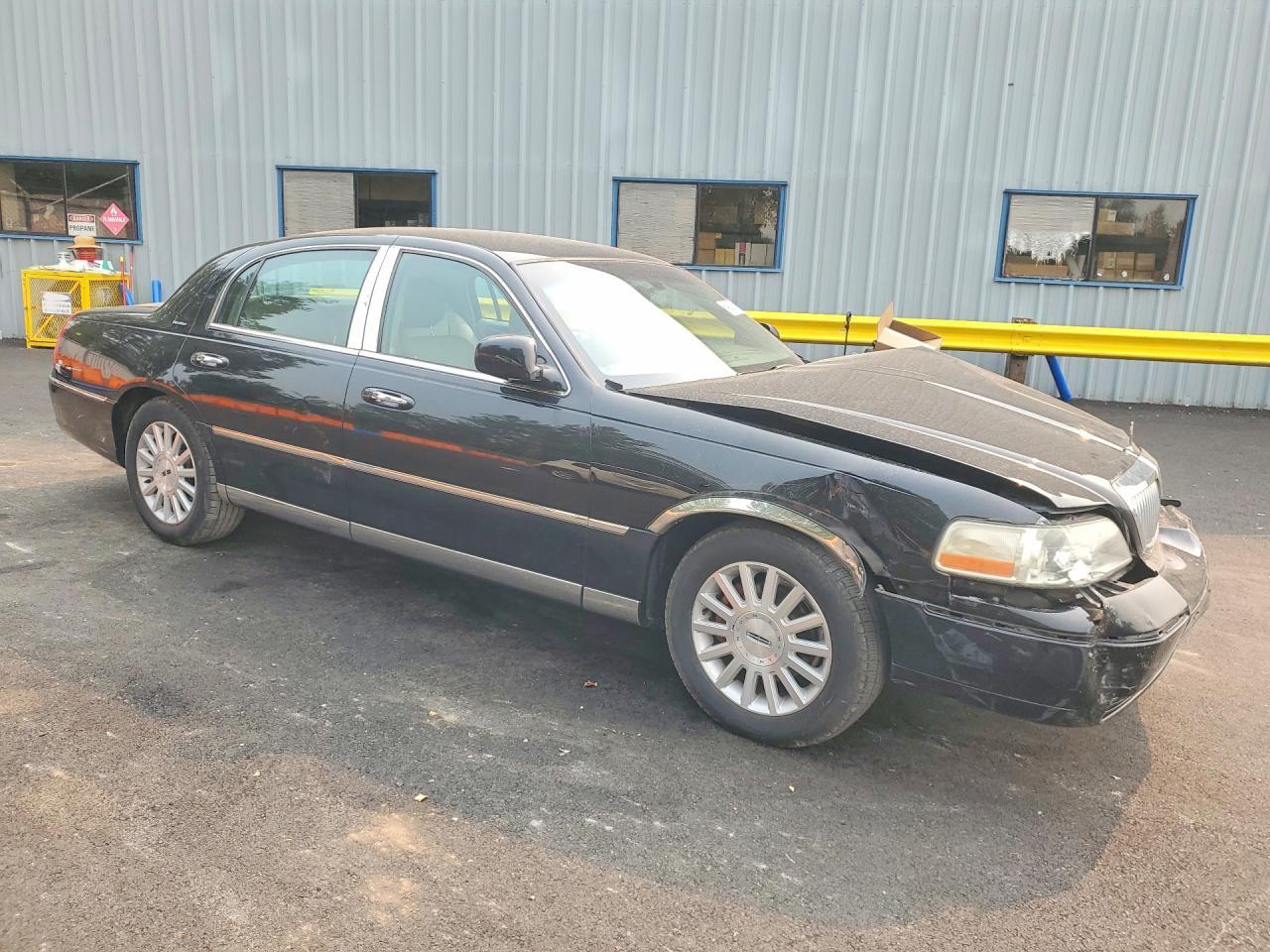 2003 Lincoln Town Car Executive - Фото 4