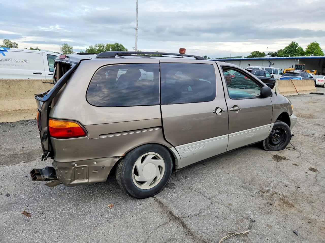 1999 Toyota Sienna Xle - Фото 3