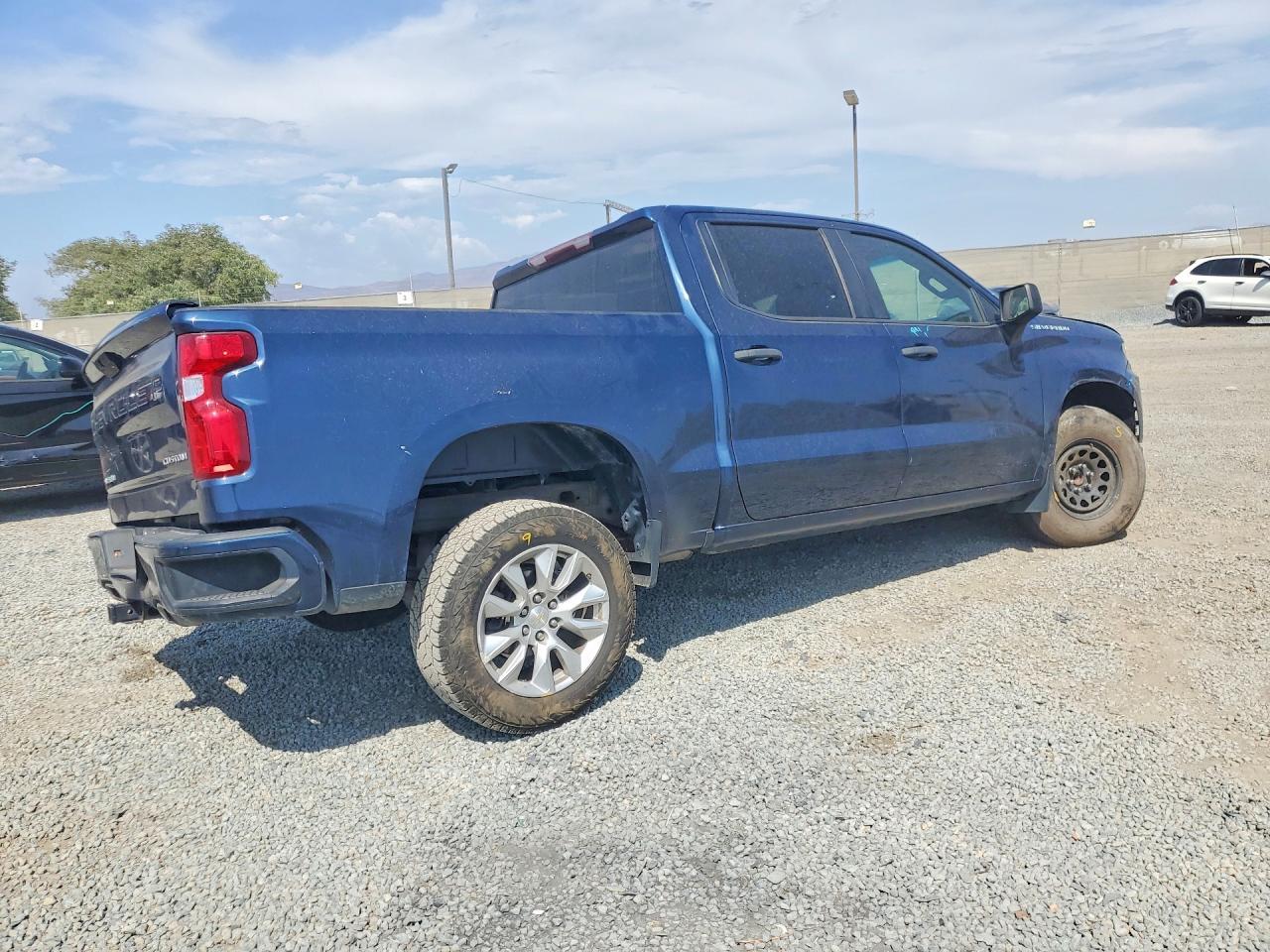 2020 Chevrolet Silverado C1500 Custom - Фото 3