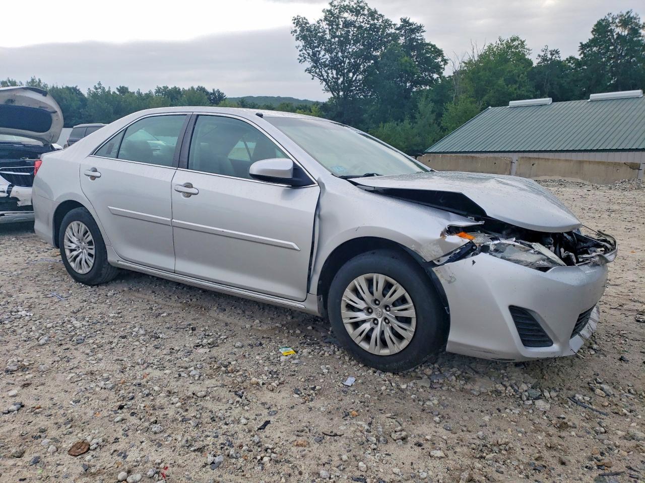 2013 Toyota Camry Le - Image 4