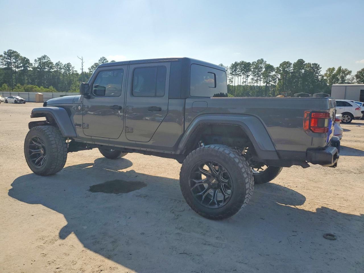 2021 Jeep Gladiator Sport - Фото 2