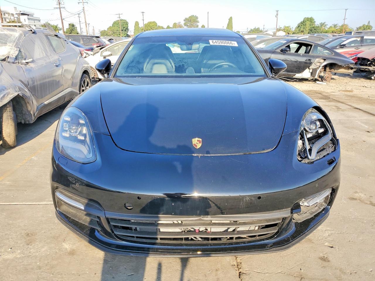 2018 Porsche Panamera 4 - Image 5