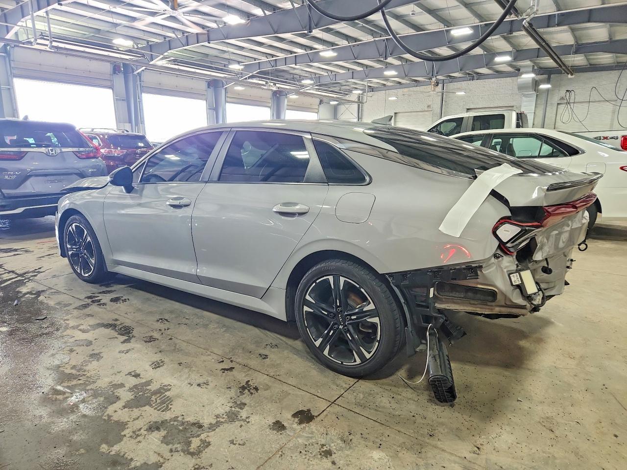 2022 Kia K5 Gt Line - Image 2