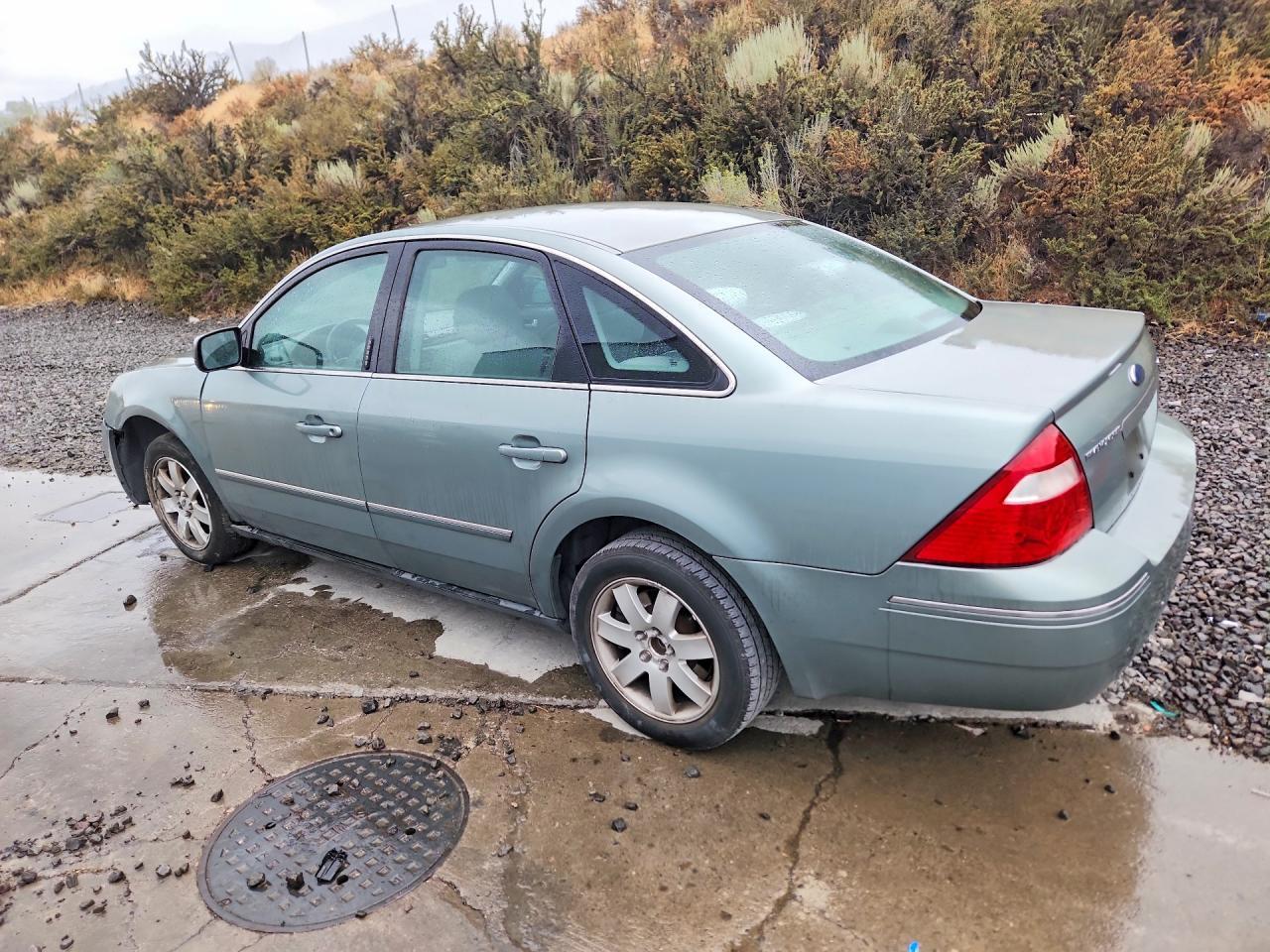 2005 Ford Five Hundred Sel - Image 2
